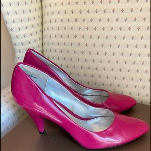 Size 10 UNLISTED Kenneth Cole Poppy heels
